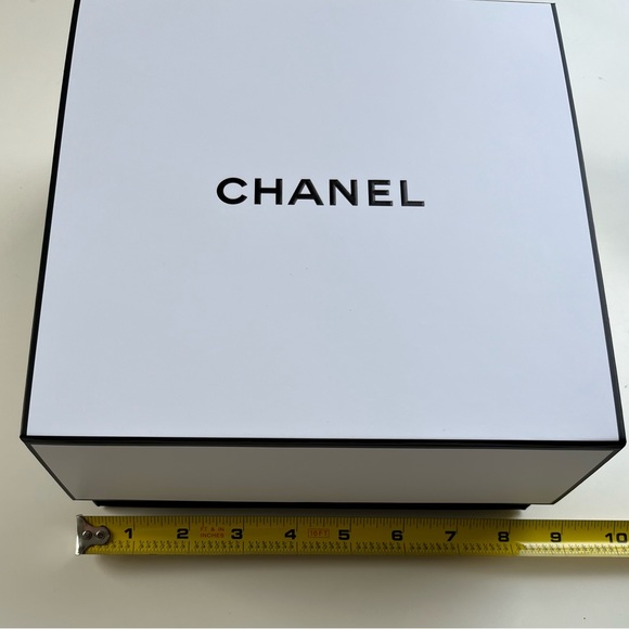 NEW Chanel Gift Box in Black & White for Handbags or Sunglasses and Jewelry - Picture 11 of 17